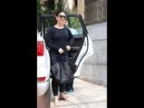 Casually Sexy Is What Kareena Calls For
