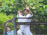 LIKE FATHER-LIKE SON; SRK-AbRam Twinning On Eid