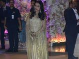 Rani Mukerji’s Traditional Outfit At This Lavish Party Is Simple And Glamorous 