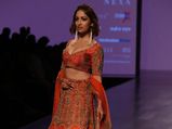 Yami Gautam’s Bridal Lehenga At LMIFW 2018 Flaunts Intricate Craftsmanship 