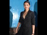 Formal Yet Casual, Radhika Apte Totally Partied In Boss Lady Style 