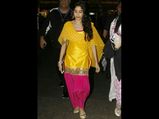 Janhvi Kapoor's Latest Airport Outfit Is A Patiala Suit And She Has Got All Our Attention 