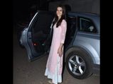 Want To Effortlessly Look Your Traditional Best? Try Kriti Sanon's Chikankari Suit 