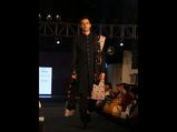 Arjun Rampal Celebrates Khadi And Minimalism As He Walks Down The Ramp For Rohit Bal