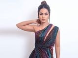 Hina Khan Chooses A Metallic Iridescent Gown For The Indian Telly Awards 2019