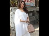 Kritika Kamra Makes A Strong Case For White Suit With Her Gorgeous White Suit 