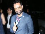 Abhay Deol Gives Fashion Goals With A Pant Suit And Yellow Reflectors 