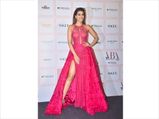 Kriti Sanon Shows Us The Power Of Pink With Her Voluminous Gown 