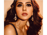 Rakul Preet Looks Phenomenal In This Glittery Black Smokey Eye Make-up Look