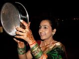 Karwa Chauth 2020:  Here's Why Women Use Sieve (Chalni) On This Day To See The Moon