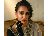Swara Bhasker Looks Regal In This Bronzed Make-up And Jazzy Bun