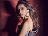 With A Stunning Shimmery Grey Eye Make-up, Shraddha Kapoor Embraces The Holiday Season
