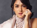 Mrunal Thakur's Perky Make-Up For The Celebrity Beauty Edit Of This Magazine Is So Cool