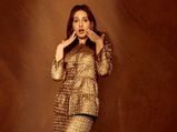 Nora Fatehi’s Stunning Golden Dress And Funny Expressions Leaves Fans Smitten