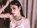 Mouni Roy Flaunts Soft Yet Glam Make-Up Look And Turns Out As A True Beauty Inspiration