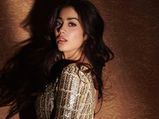 Roohi Song Nadiyon Paar: Janhvi Kapoor Sets The Dance Floor On Fire With Her Sizzling Look In Golden Dress