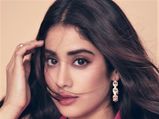 Roohi Promotions: Janhvi Kapoor’s Minimal Pink Make-Up Look Is All You Need To Copy To Get Ready In 5 Minutes