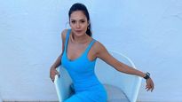Esha Gupta’s Turquoise Blue Bodycon Dress Is So Affordable That You Can Easily Add It To Your Closet
