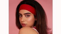 Khushi Kapoor Rocks Karisma Kapoor’s Style From Dil To Pagal Hai In A Red Hairband And Dewy Makeup Look