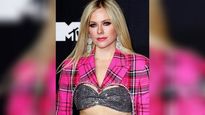 VMAs 2021: Avril Lavigne Steals The Limelight In Her Pink Plaid Suit; Styling Is Perfect! 