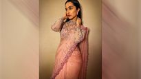 Shraddha Kapoor Looks Amazing In Her Exquisite Embellished Saree; Take A Look At Her Makeup, Too