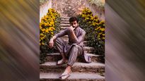 Sunny Kaushal Amazes Us With His Simple Kurta-Pyjama Set And Exquisite Shawl