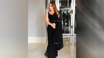 Iulia Vantur Is A Sensuous Lady In Black Saree (PICS) 