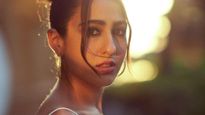 Sara Ali Khan's Perfect DIY Technique To Get That Glowy Texture Post-Makeup
