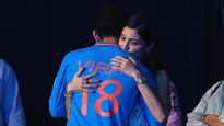 Virat Kohli Hugs Anushka Sharma After India's World Cup Loss: How Does Hugging Loved Ones Make You Feel?