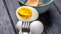 10 Clever Hacks And Tricks To Peel Hard-Boiled Eggs And They Actually Work