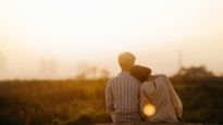 Age Gaps In Relationships : What Works, What Doesn’t, And Why