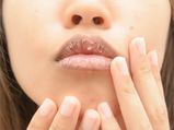 Natural Oils To Take Care Of Your Lips During Winter In Malayalam