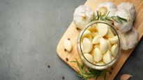 Raw Garlic On Empty Stomach What Happens To Your Body When You Eat It In The Morning
