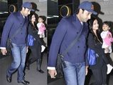Airport Style Aishwarya Rai Shilpa Shetty 004912 Pg1.html