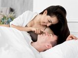 Couple Sleeping Positions: స్లీపింగ్ పొజిషన్‌లు మీ భాగస్వామితో ఉన్న అనుబంధాన్ని చెప్పేస్తాయి