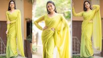 Sreemukhi: పచ్చని చీరలో శ్రీముఖి పరువాలు, అదిరే అందాల ఆరబోత
