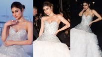 Cannes 2023: వైట్ గౌనులో తెల్ల నెమలిలా మౌనీ రాయ్, అందాలతో రచ్చ చేస్తున్న బ్యూటీ