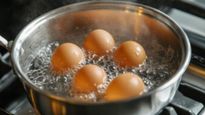 బంగాళదుంపలు, గుడ్లు ఉడకబెట్టేటప్పుడు ఈ తప్పు చేస్తున్నారా? పర్ఫెక్ట్‌ గా ఉడికే ట్రిక్ చెప్పిన చెఫ్!