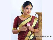 മലയാളി താരങ്ങള്‍ ശാലീന ഭാവങ്ങളില്‍