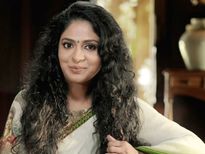 മുടി വളര്‍ത്താം നാടന്‍ വഴികളിലൂടെ..