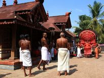 ക്ഷേത്രത്തില്‍ പ്രദക്ഷിണം വെയ്ക്കുന്നതെന്തിന്?