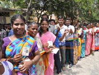 വേനലില്‍ തളരാതെ വോട്ടുചെയ്യാം