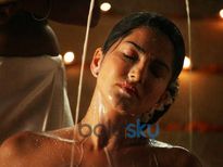 ആദ്യം തലയില്‍ വെള്ളമൊഴിച്ചാണോ കുളി?