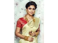 ഓണത്തിന്‌ നെറ്റിയിലൊരു പൊട്ട്‌