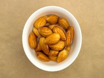 6 ബദാം വെള്ളത്തിലിട്ട് എന്നും കഴിക്കാം