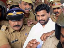 തലകറക്കവും ബാലന്‍സ് തെറ്റലും  അല്‍പം ഗുരുതരം