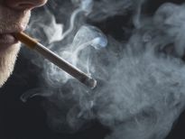 പുകവലി ശീലം മാറ്റാൻ  ആയുർവേദ പൊടിക്കൈകൾ