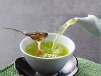  രാത്രി ഗ്രീന്‍ടീയില്‍ ഒരു സ്പൂണ്‍ തേന്‍ കഴിക്കാം