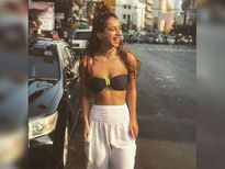 ബിഗ് ബോസ് താരത്തിന്റെ ബിക്കിനിഫോട്ടോസ്