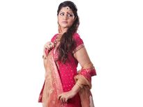 ഉയര്‍ന്ന മാറിടമുള്ള സ്ത്രീയെങ്കില്‍ ലക്ഷണം